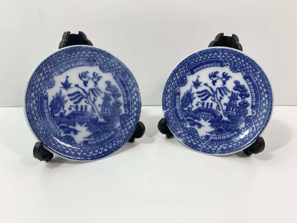 Blue Willow Miniature Plates 2 dollhouse display stands included